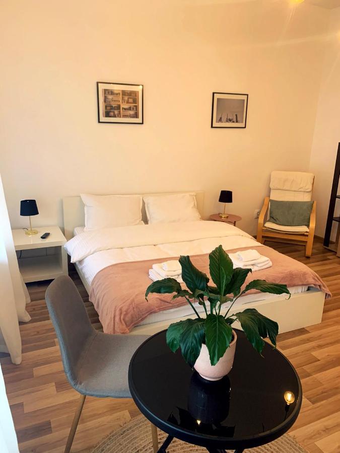 Apartament Plopilor Studios Sibiu Ngoại thất bức ảnh