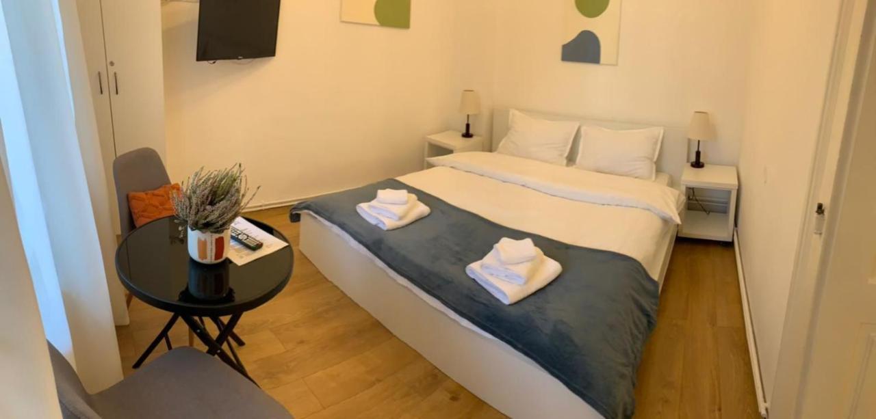 Apartament Plopilor Studios Sibiu Ngoại thất bức ảnh